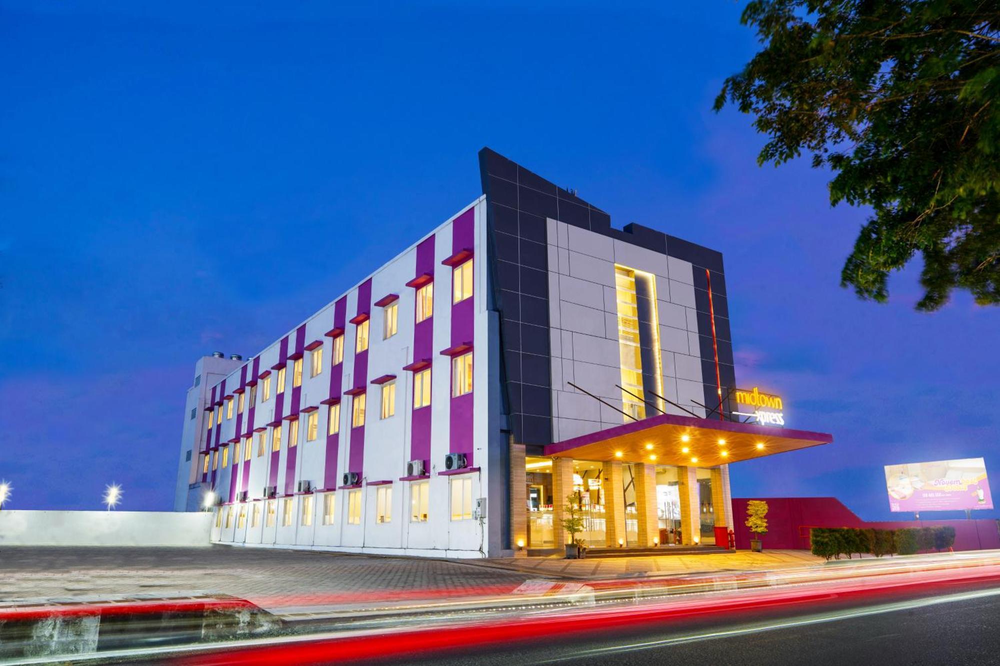 Midtown Xpress Sampit - Kalimantan Tengah Exterior photo